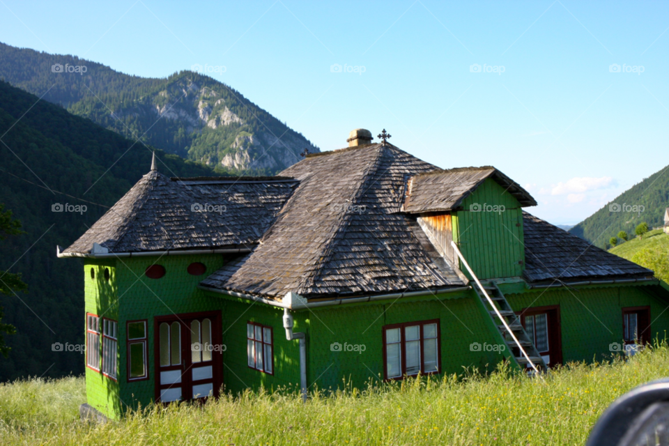 green mountain house romania by tediiliescu