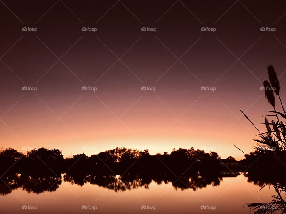 This Twilight pic is out of place. But We can squeeze into the missing pic prior to night. Darkness at the Top Orange Glow, the whole Horizon was Tremendously Glowing Bright Yellow, adding Deep Orange Glow that Will eventually end up as Night.