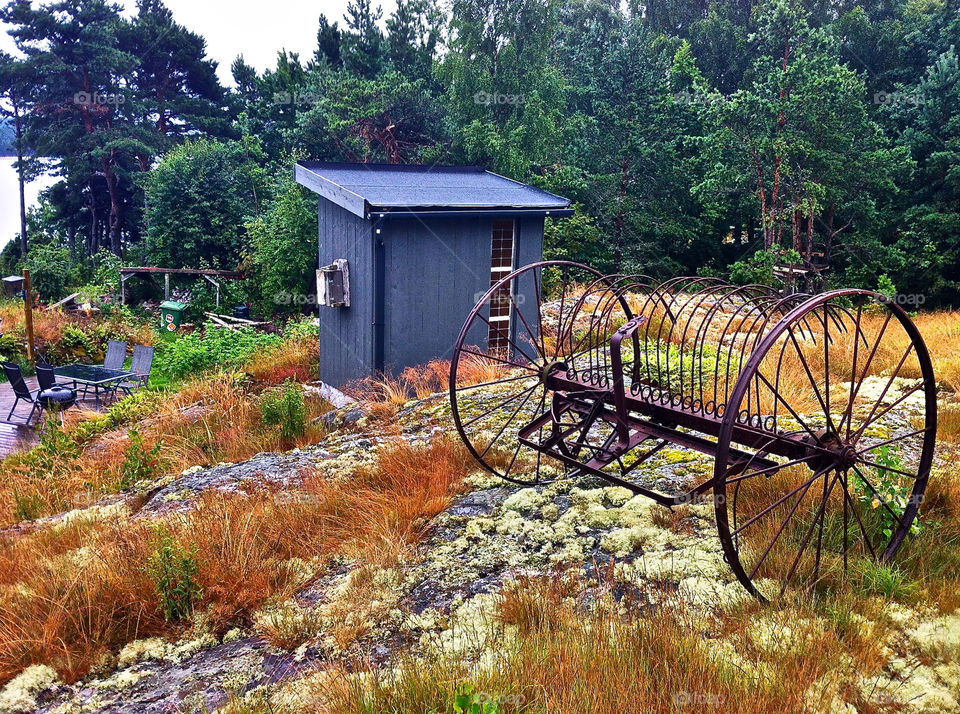 sweden old wheels rusty by lgt41