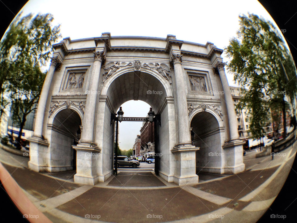 london uk monument arch by perfexeon