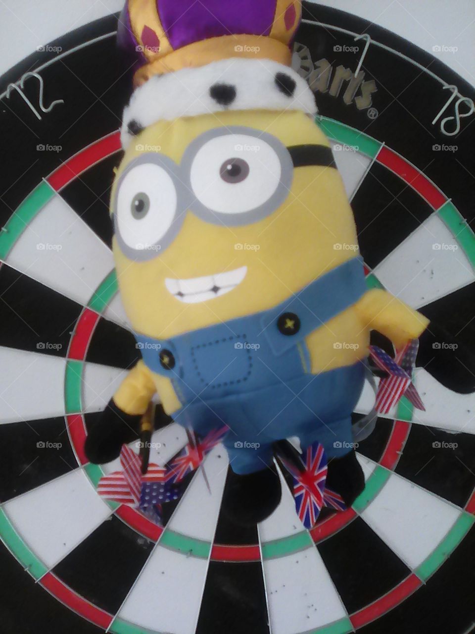 LETS PLAY DART ON MINION