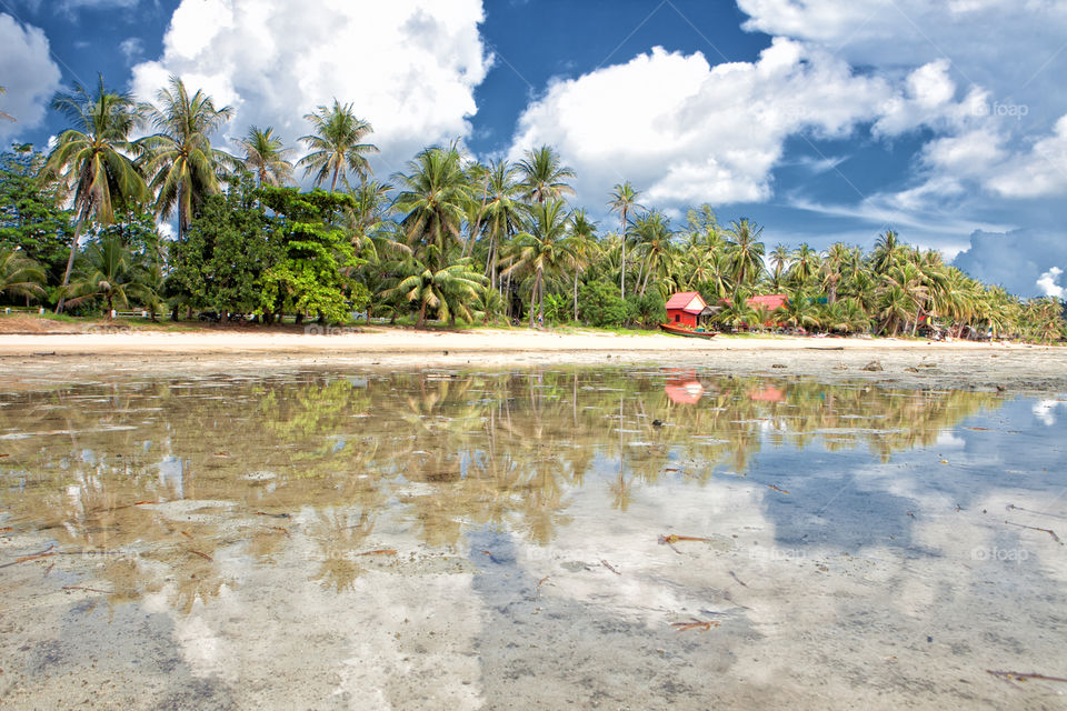Koh Samui island during low tide, beautiful palm trees... 