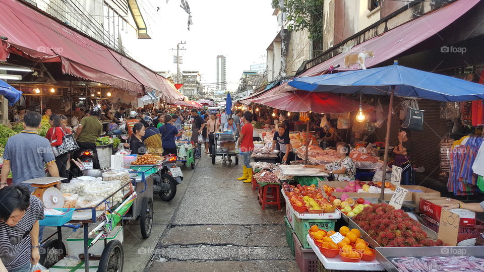 the mother of all markets Talat Klong Thoei in Bangkok