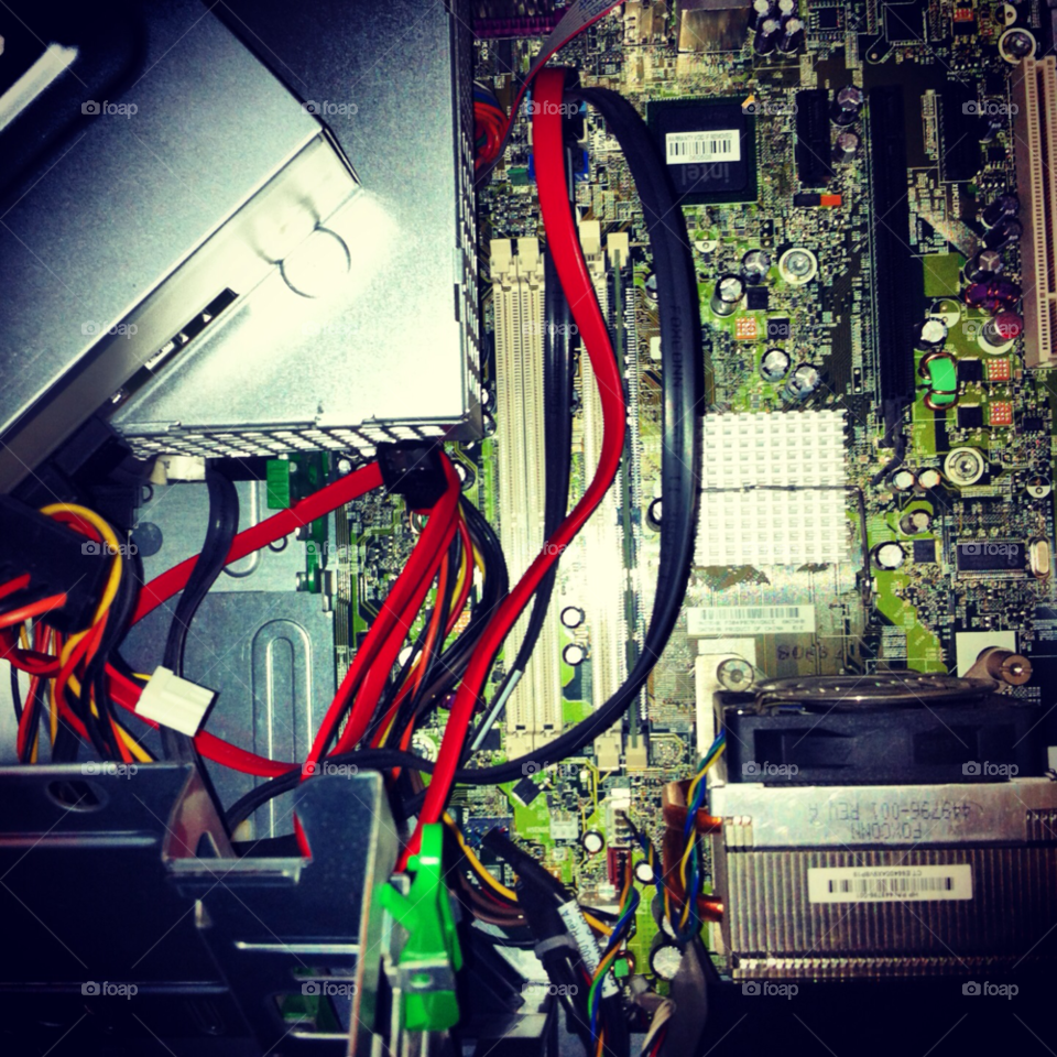 green red wire pc by effiesiaini