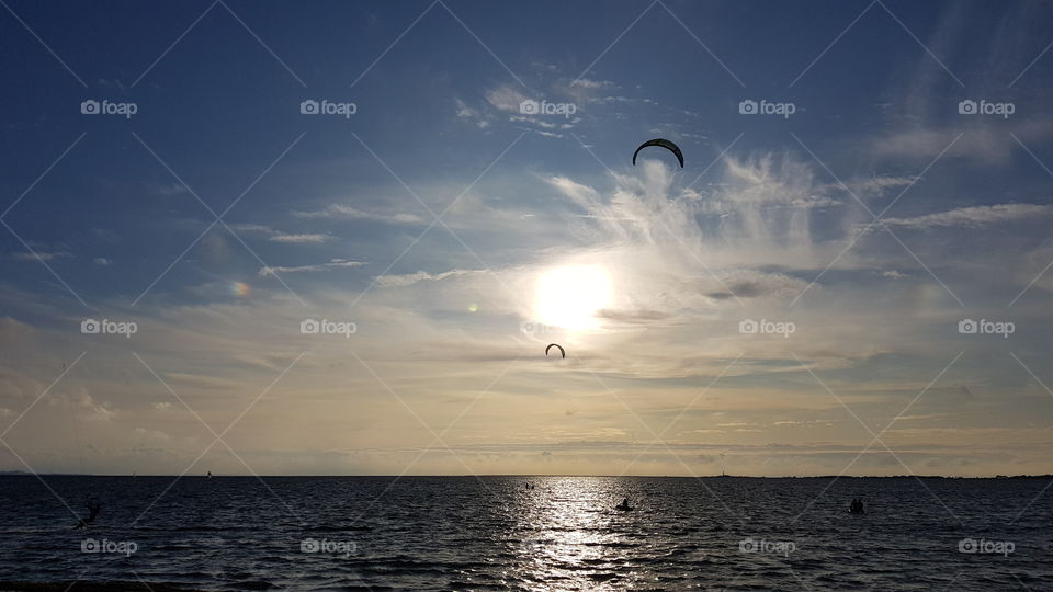 sunset kite surf