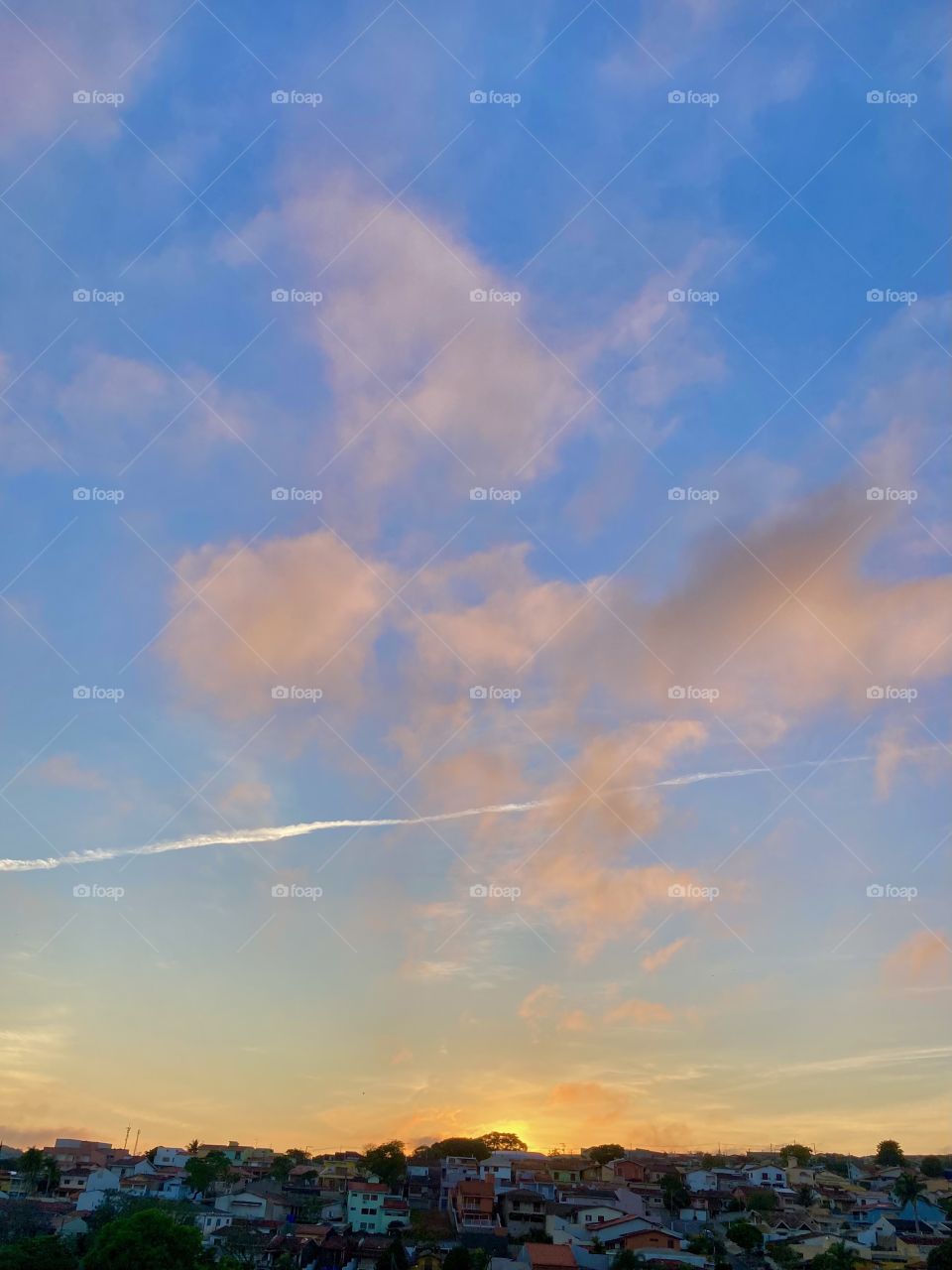 🌄🇺🇸 An extremely beautiful dawn in Bragança Paulista, interior of Brazil. Cheer the nature! / 🇧🇷 Um amanhecer extremamente bonito em Bragança Paulista, interior do Brasil. Viva a natureza! 
