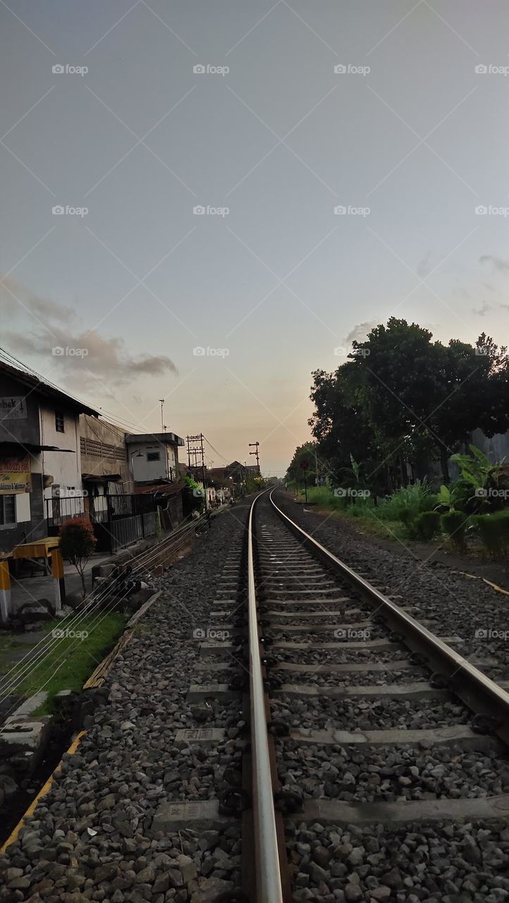 lintasi rel KA di Kediri