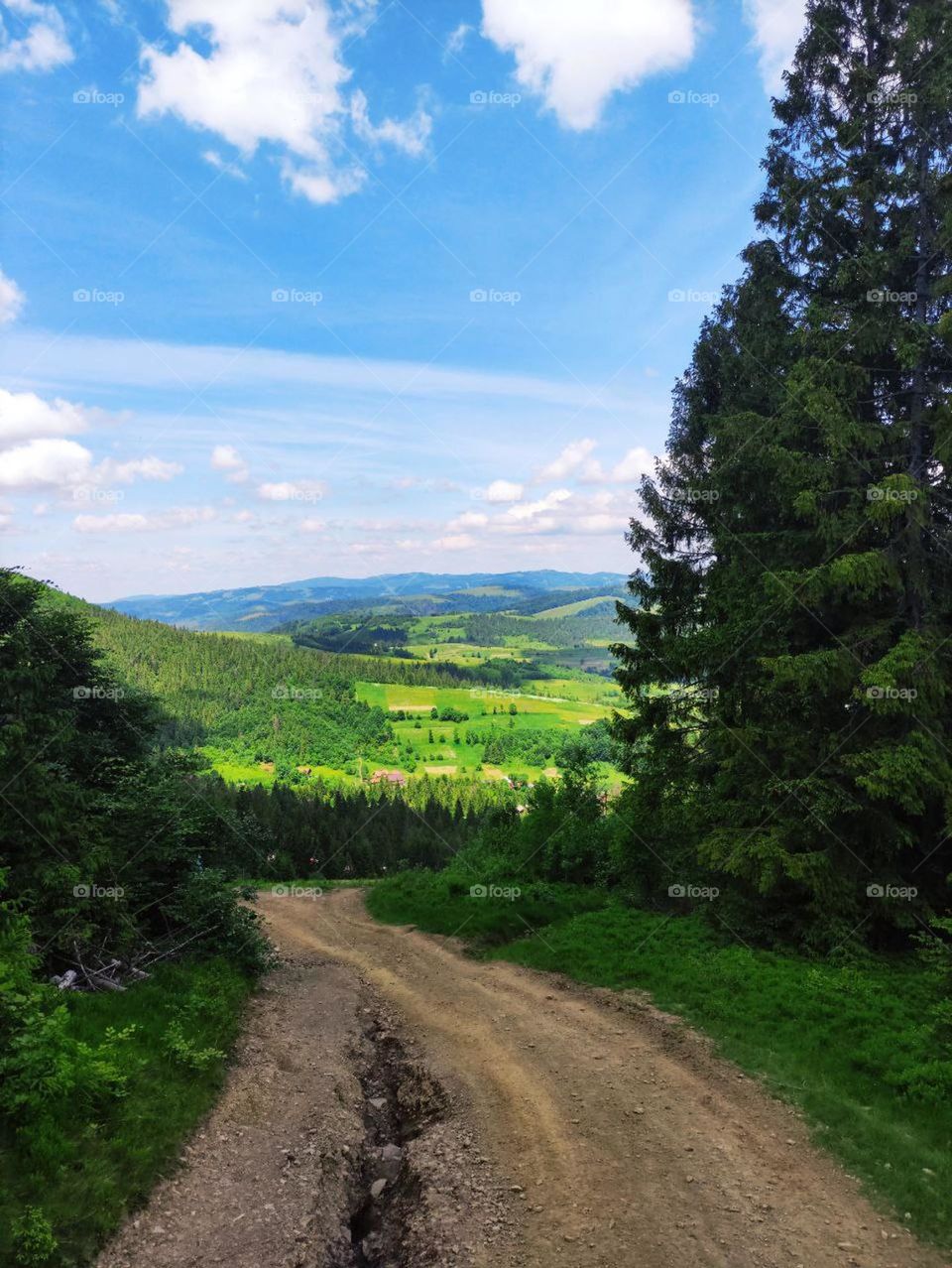 Descent in the mountains