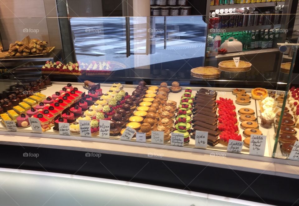 A bakery in France making my decision for breakfast