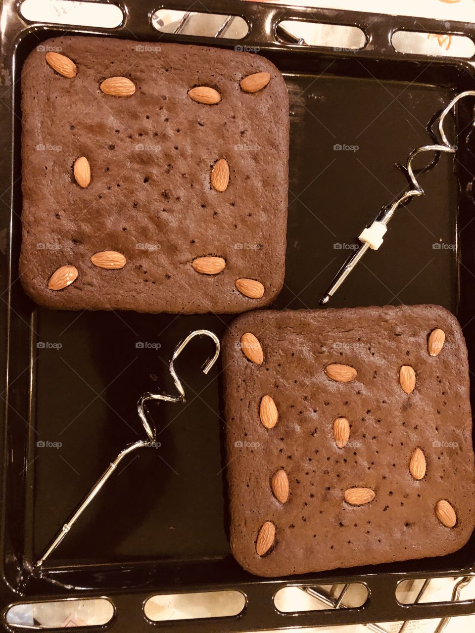 Almond chocolate cake 