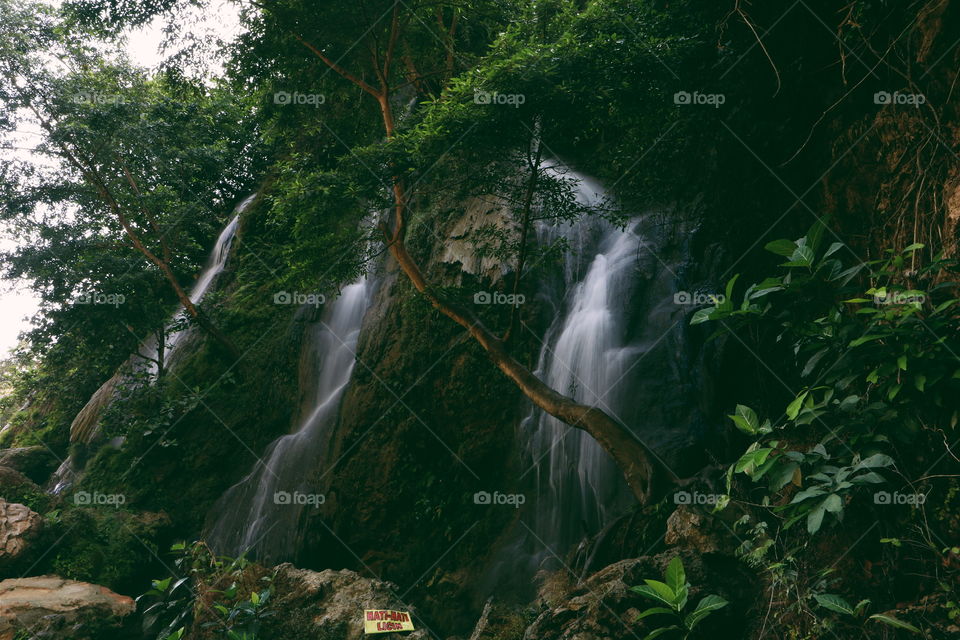 Waterfall
Foto Pergerakan Air
Foto 6 :
Kamera         : Canon EOS 750D
Jarak Fokus : 18,0 mm
Apeture         : f/22,0
ISO                 : 100