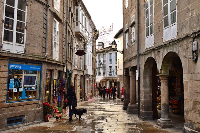 A walk in the old city. Santiago de Compostela.