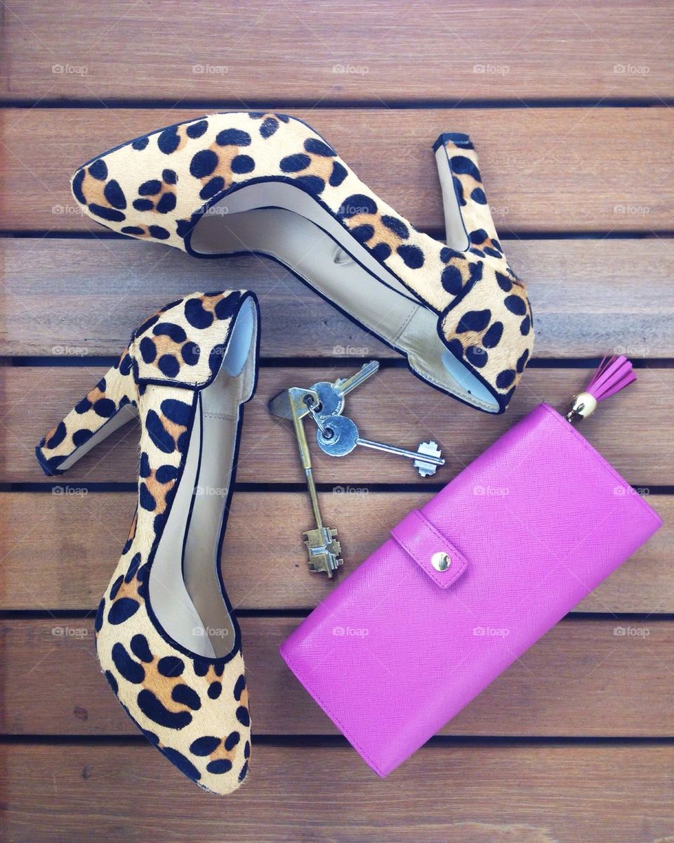 High heels and pink wallet 