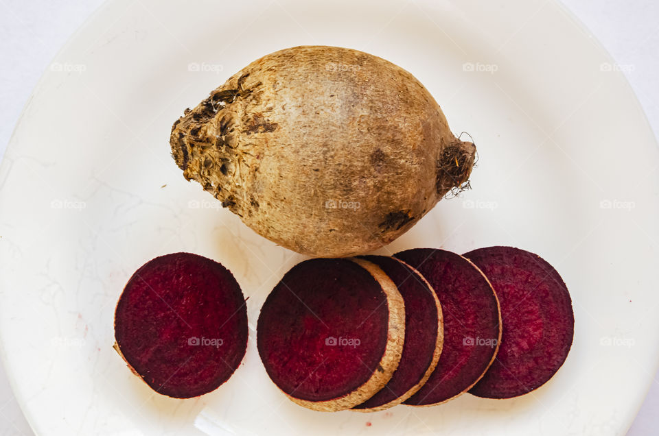 Uncooked Red Beetroot