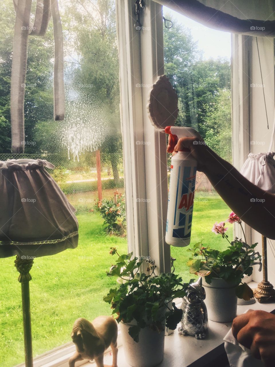 Cleaning the window