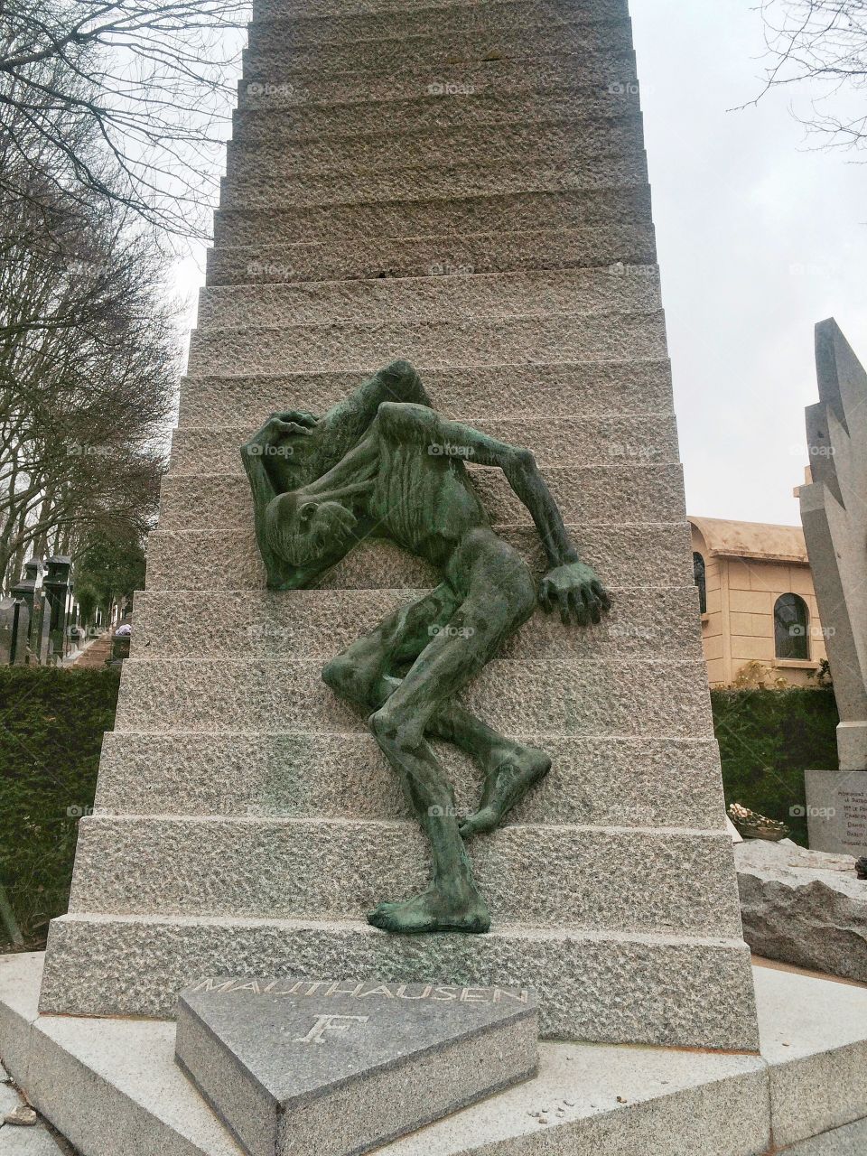 Holocaust memorial Père Lachaise cemetery Paris 