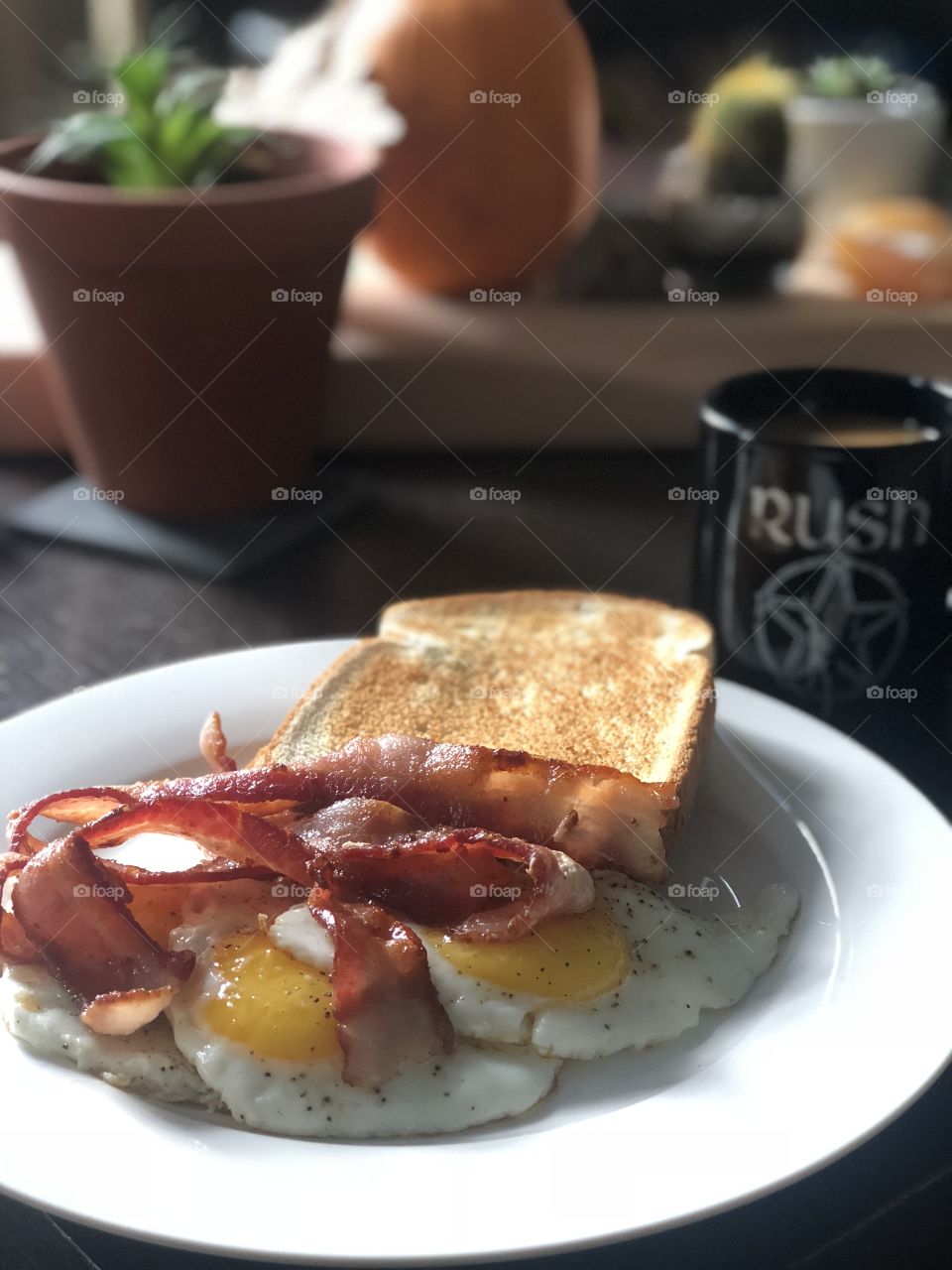 Relaxing morning with breakfast and coffee. Gotta love a good start to the day.
