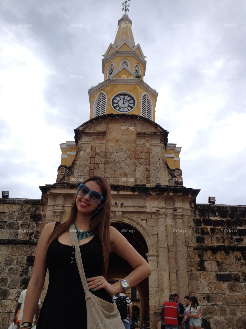 Clock whith women in cartagena