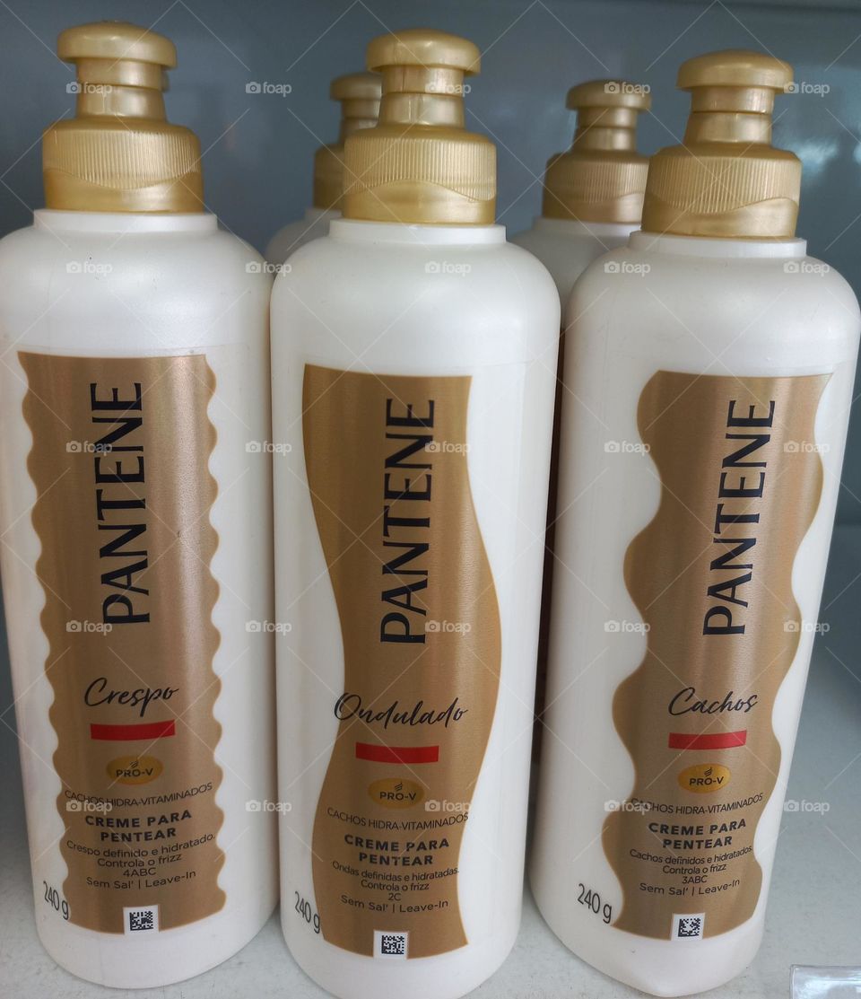 cabelos crespos, ondulados e cacheados. Cabelos volumosos, ásperos, fios ressecados, que embaraça com facilidade  e, quebradiços?. A PANTENE, promove a beleza dos seus cabelos