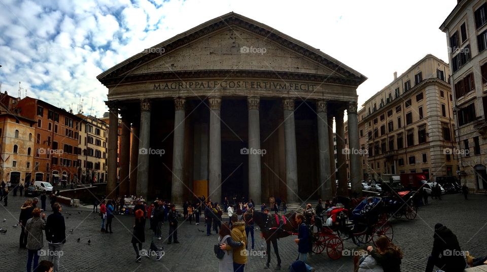 Beautiful day around beautiful history monument