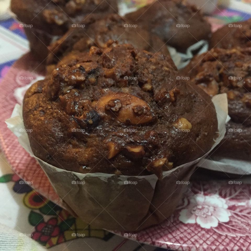 Chocolate and nut cupcake 🥛