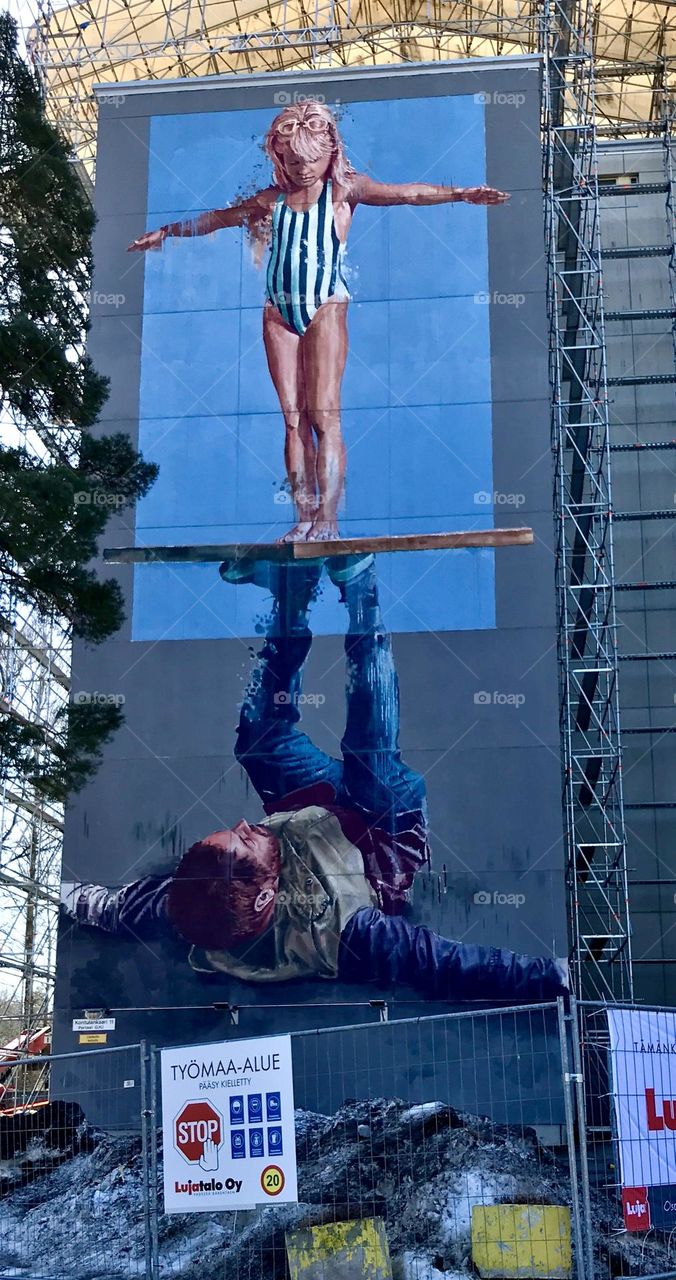 Balancing act by Fintan Magee 2017 @Helsinki, Finland