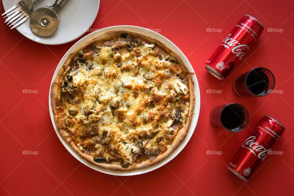 Pizza with coca-cola