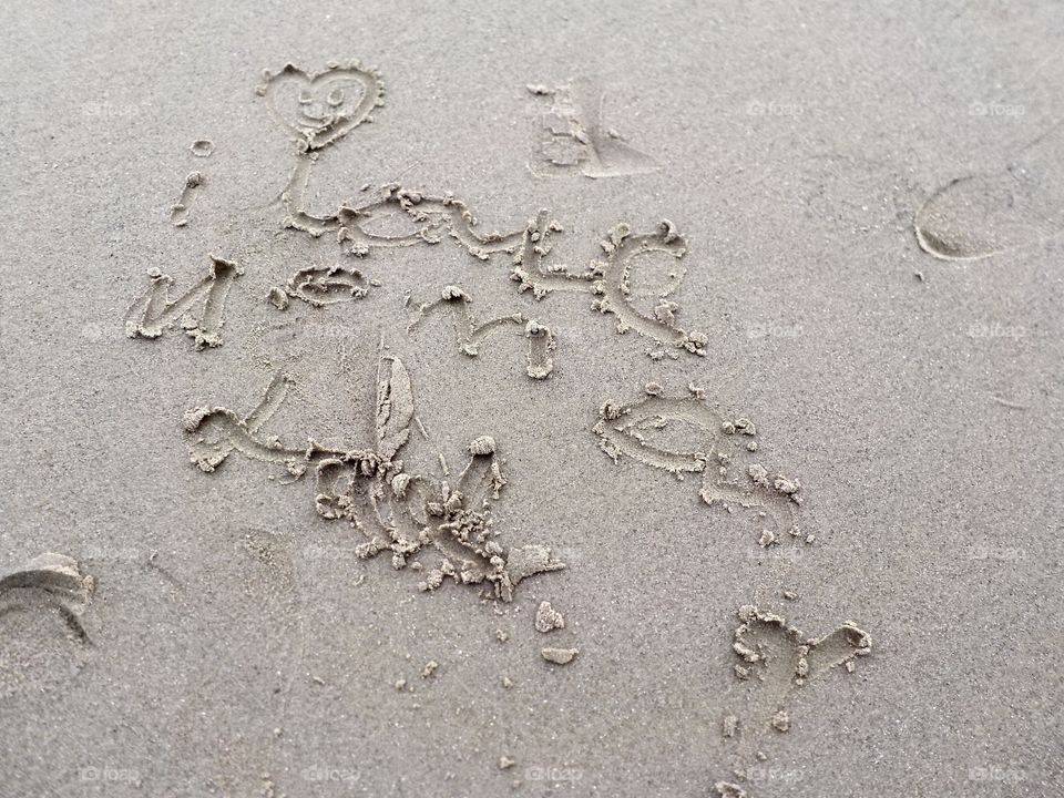 Writing on the sand 