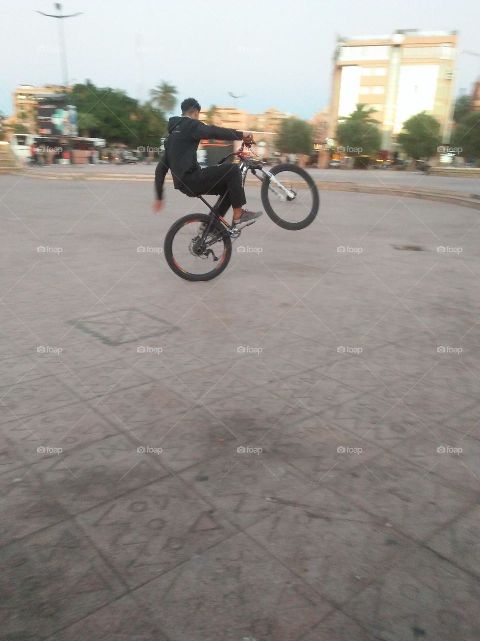 Acrobacy by bicycle