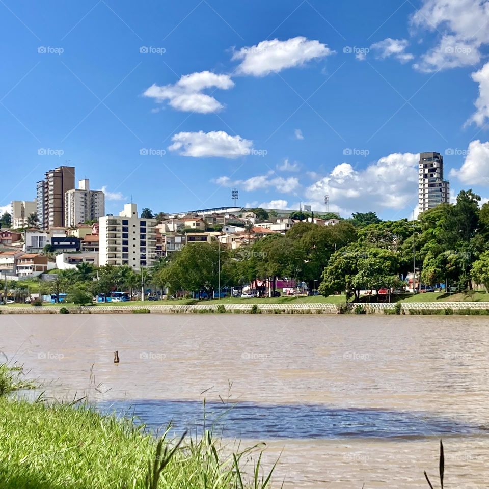 O Lago do Taboão na bonita tarde: que paz!
Viva a natureza e a sua beleza.