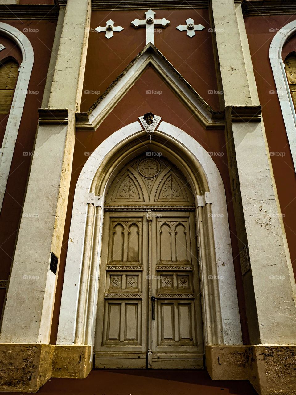 Porta estilo gótico