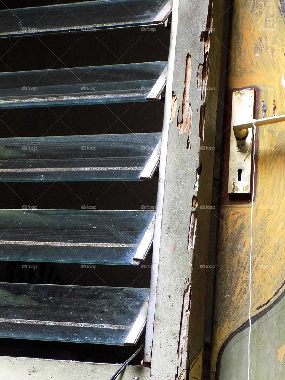 The world of Liliput, on a mission to bring yourself from the giant house