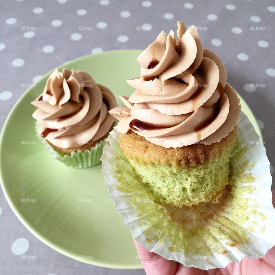 Pandan flavoured cupcake with cream cheese frostings and a dazzle of brown sugar. 