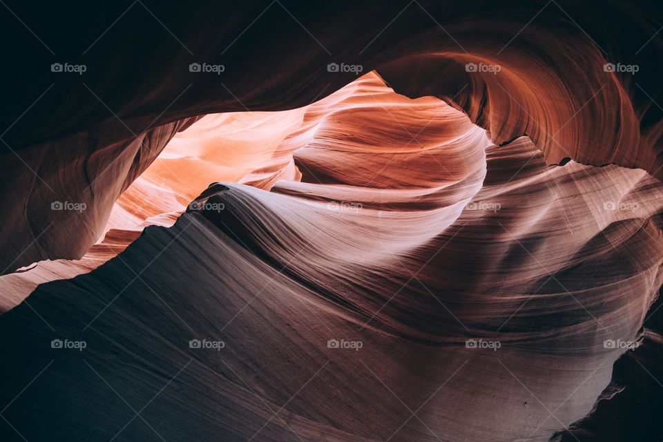 Light and curves inside canyon