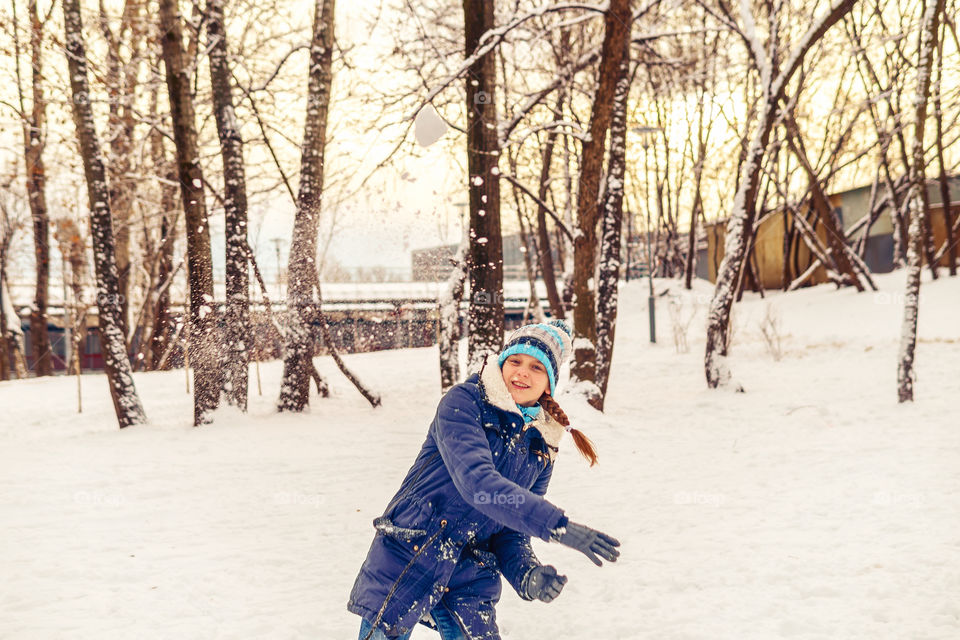 Playing snowballs