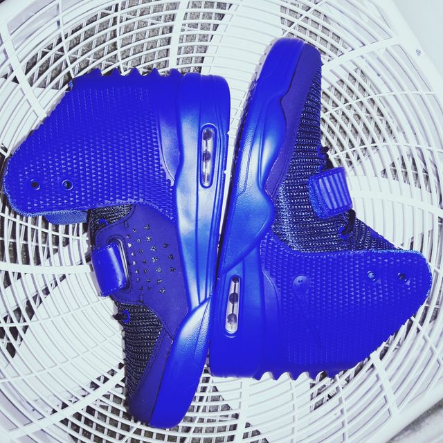 SNEAKER TALK