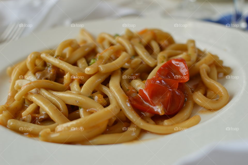 spaghetti with fresh tomato