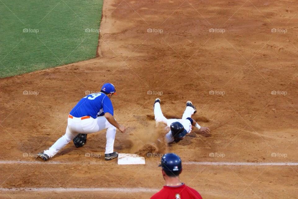 Baseball runner is SAFE!!!!!!!