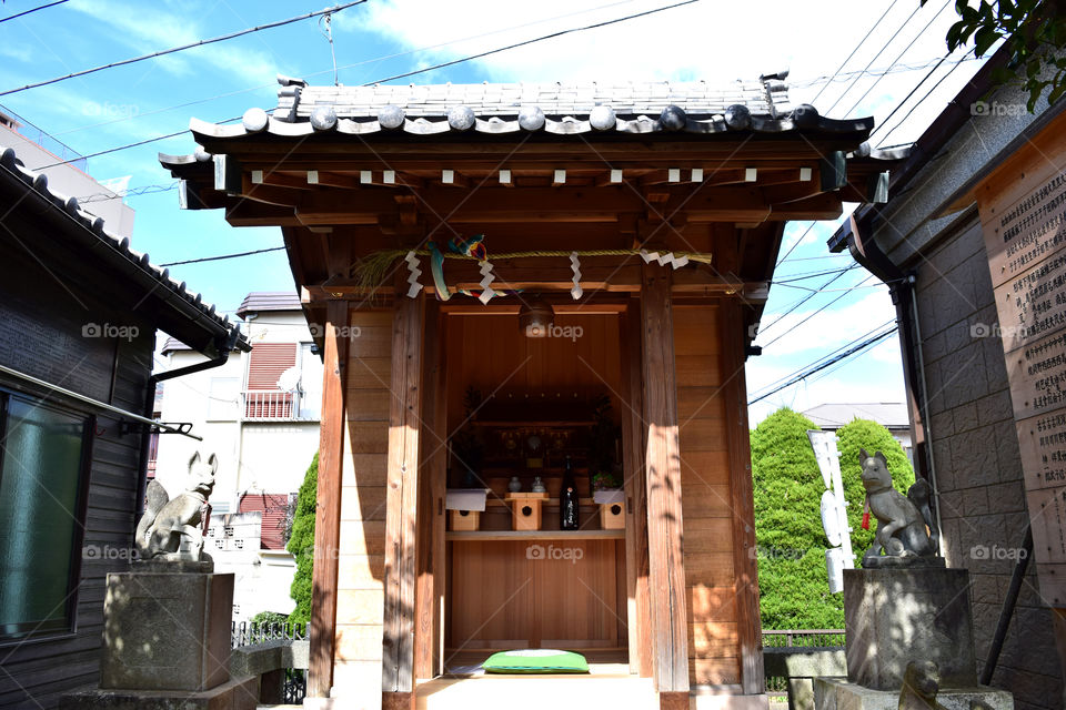 A small shrine in nakano-ku, Tokyo (meitoku inari)