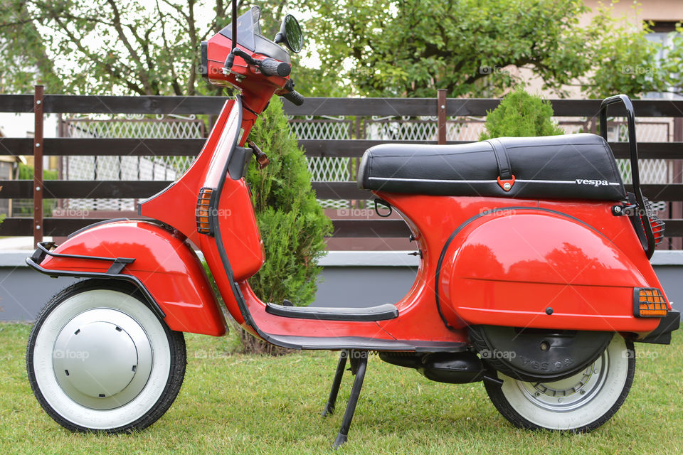 red vespa T5 motorcycle