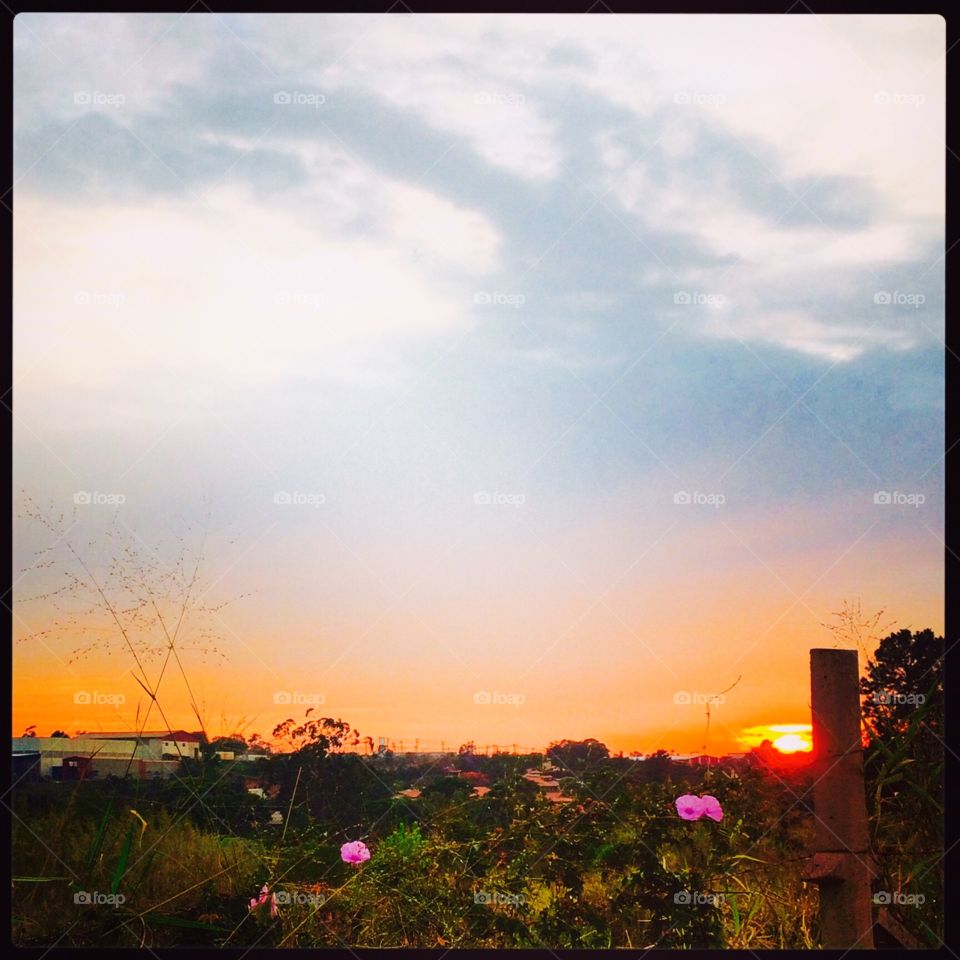 🌅Desperta, #Jundiaí!
Ótima 6a feira a todos.
🍃
#sol
#sun
#sky
#céu
#photo 
#nature
#manhã
#morning
#alvorada
#natureza
#horizonte
#fotografia
#paisagem
#inspiração
#amanhecer
#mobgraphy
#FotografeiEmJundiaí