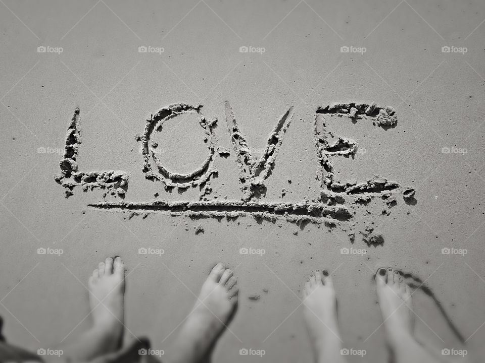 Love on the beach 