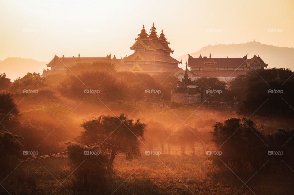 A mistful morning in Bagan