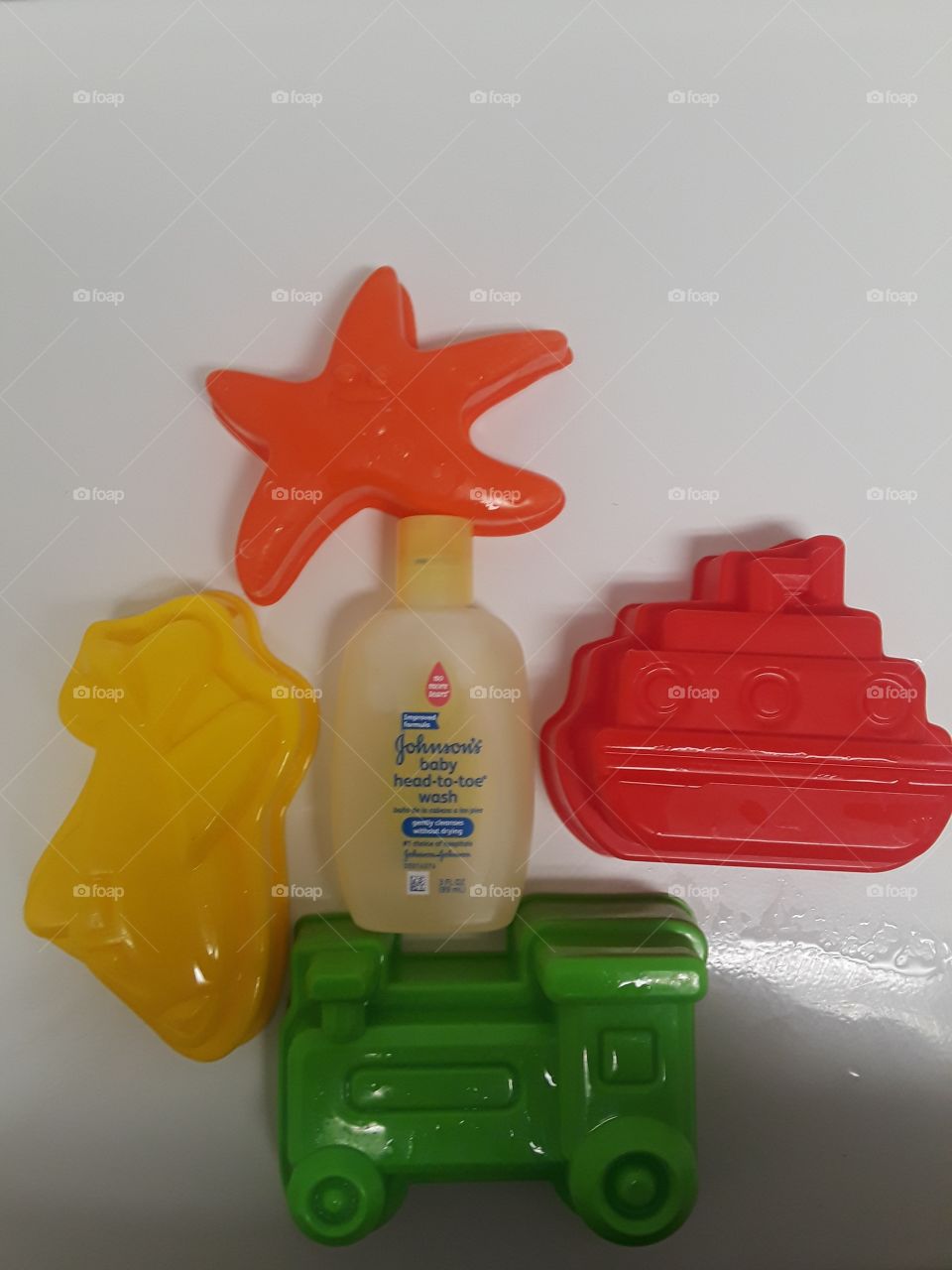 Johnson's Baby Wash With Bath Toys