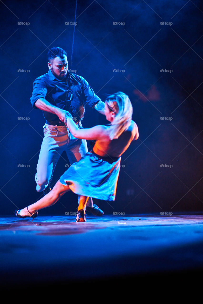 Tango aéreo. Fiestas de la Mercè de Barcelona. Danza Aérea. 8. Compañía de Danza Aérea Brenda Angiel. 