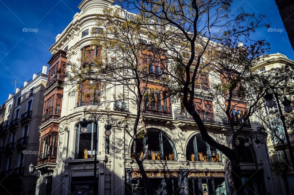 Casa Mercedes Sánchez de León, calle San Vicente 8 (Valencia - Spain)