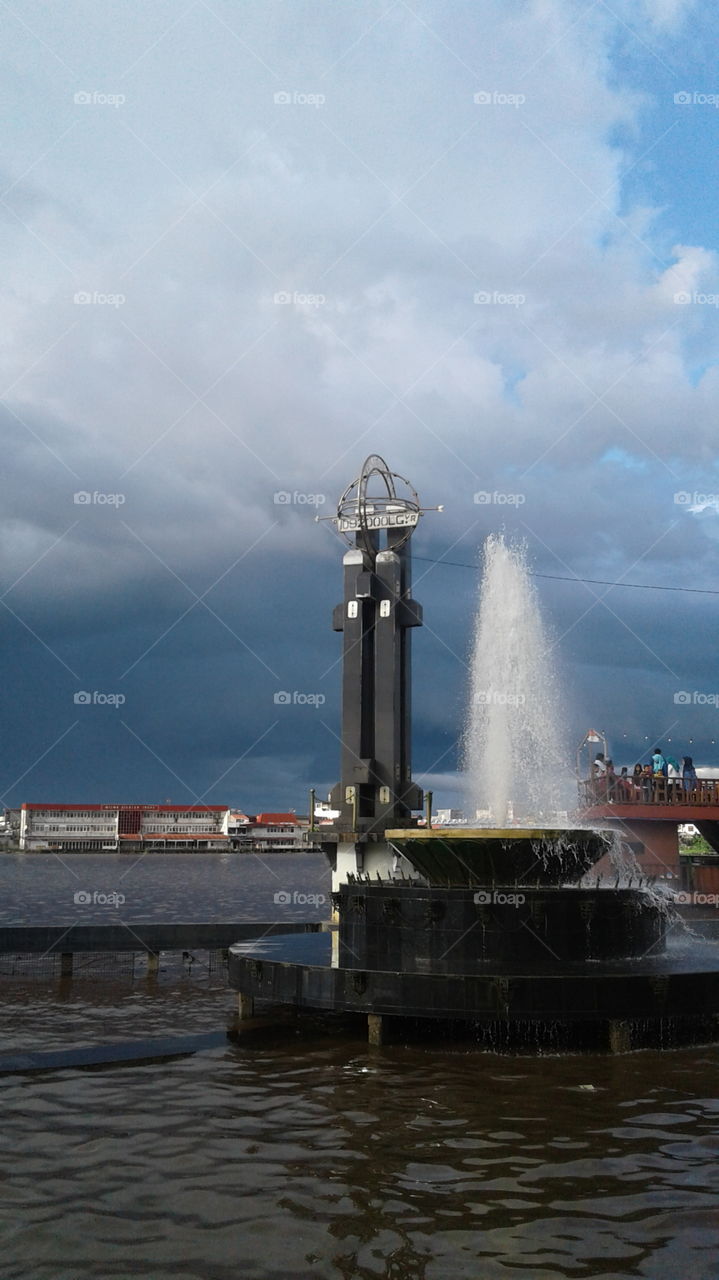 0 equator line in Kapuas River