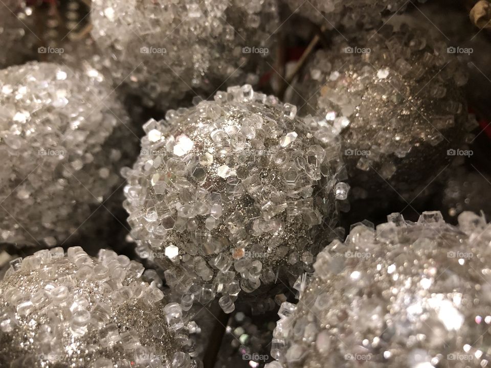 Silver glitter balls 