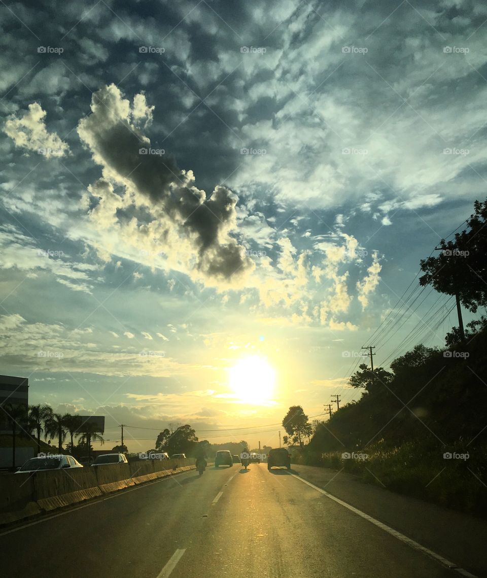 🌅Desperte, Jundiaí. 
Que a jornada diária possa valer a pena!
🍃
#sol #sun #sky #céu #photo #nature #morning #alvorada #natureza #horizonte #fotografia #pictureoftheday #paisagem #inspiração #amanhecer #mobgraphy #mobgrafia #Jundiaí #AmoJundiaí