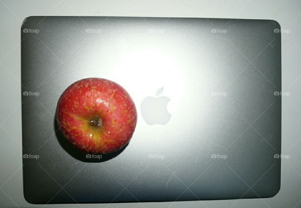 Apple laptop - Apple Computer